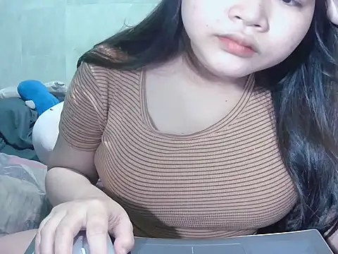 Snapshot of Lily3322 chatting on February 2026 03:11:01 AM Lily3322 online show from February 2026 03:11:01 AM