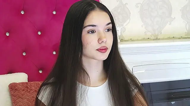 Snapshot of AlexisDevine chatting on April 2026 04:16:01 AM AlexisDevine online show from April 2026 04:16:01 AM