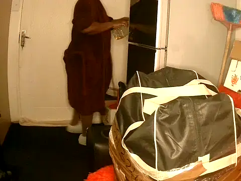 ALICIA X98 online show from November 2025 12:38:01 PM