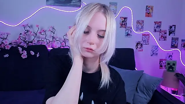 Snapshot of Megan--chan chatting on January 2026 05:49:02 PM Megan--chan online show from January 2026 05:49:02 PM