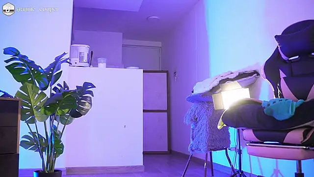 AnnieCouperr online show from February 2026 08:20:01 PM