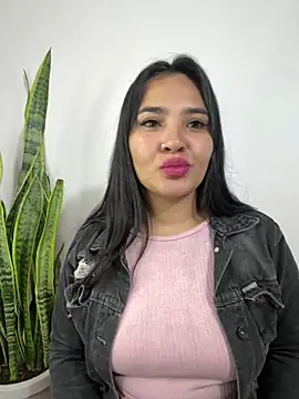 Snapshot of meli__brown chatting on May 2026 11:44:02 PM meli brown online show from May 2026 11:44:02 PM