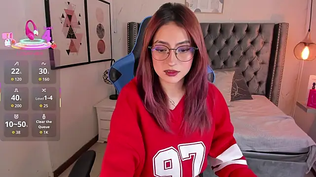 Lily Fleming online show from September 2025 08:11:02 PM