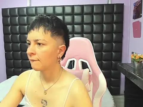  Hannah Hot online show from November 2025 01:21:02 PM