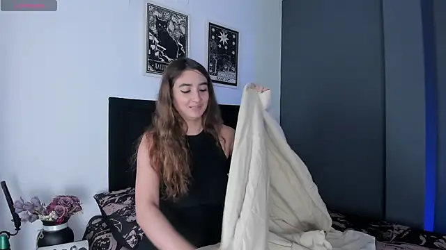 Alice Dickinssonn online show from September 2025 01:16:02 PM