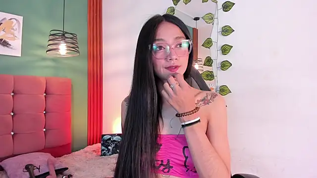 raven smith  online show from May 2026 04:01:02 PM
