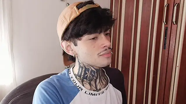 Mihail leroy online show from December 2025 01:50:02 PM