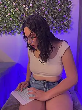 Katheerine online show from November 2025 12:54:02 AM