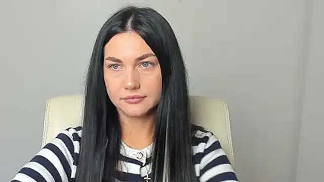 Lune Moon online show from November 2025 06:37:01 AM