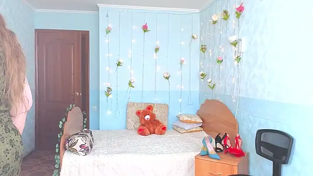 Audrey Aura online show from September 2025 05:07:01 AM