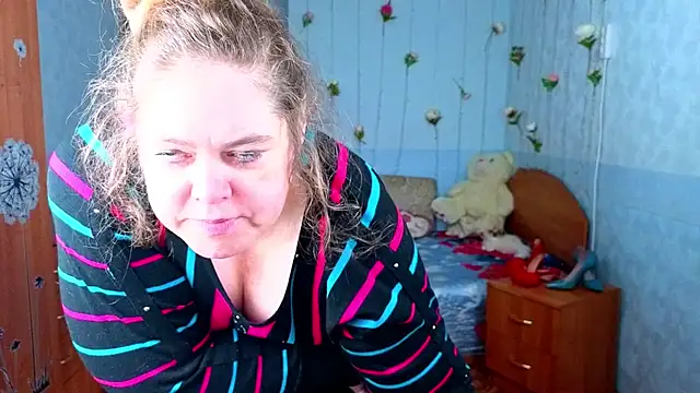 Audrey Aura online show from October 2025 05:08:01 AM