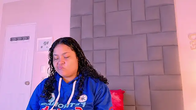 Snapshot of KITY_HILL chatting on October 2025 04:30:01 AM KITY HILL online show from October 2025 04:30:01 AM