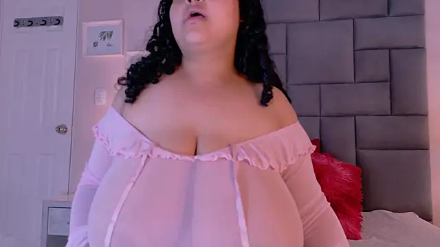 Snapshot of KITY_HILL chatting on October 2025 03:48:02 AM KITY HILL online show from October 2025 03:48:02 AM