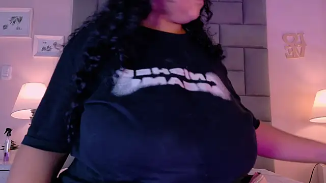 Snapshot of KITY_HILL chatting on October 2025 04:23:02 AM KITY HILL online show from October 2025 04:23:02 AM