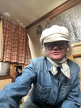 ladyboatlady online show from March 2026 05:18:02 PM