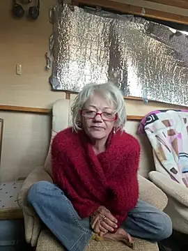 ladyboatlady online show from April 2026 06:58:02 AM