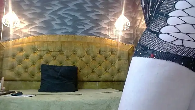 AvaNahomix online show from September 2025 11:11:01 AM