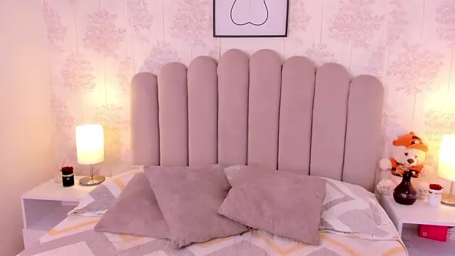 ShaynaHosk online show from March 2026 05:30:01 PM