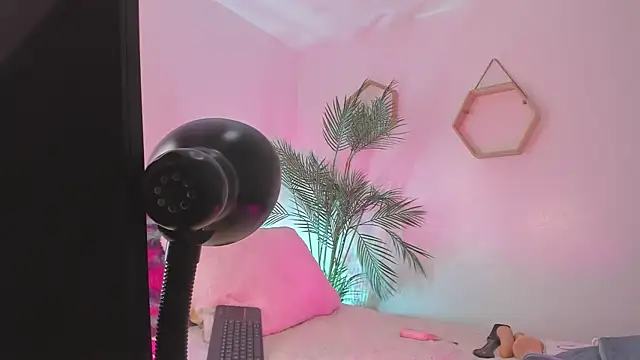 Hadid Jimenez  online show from April 2026 07:47:01 PM