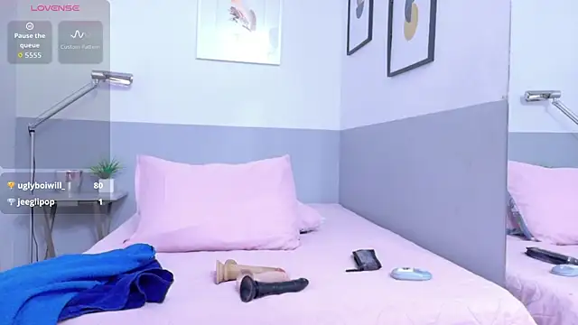 cutepetitee online show from November 2025 07:35:02 PM