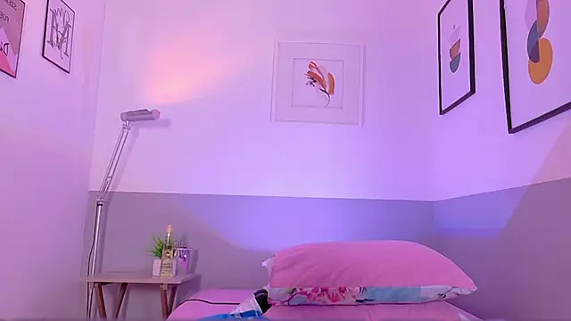 cutepetitee online show from December 2025 07:52:01 PM