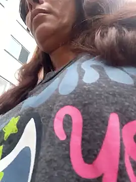 dyjaA online show from April 2026 05:38:02 PM