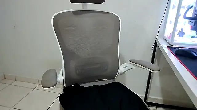 isabelly08ty online show from July 2026 10:47:02 PM