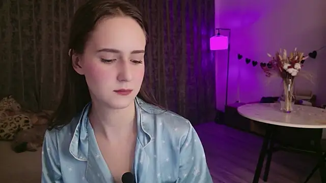 Snapshot of LucyRose3 chatting on March 2026 03:52:02 AM LucyRose3 online show from March 2026 03:52:02 AM