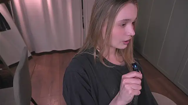 lisa schiele online show from March 2026 08:48:01 PM