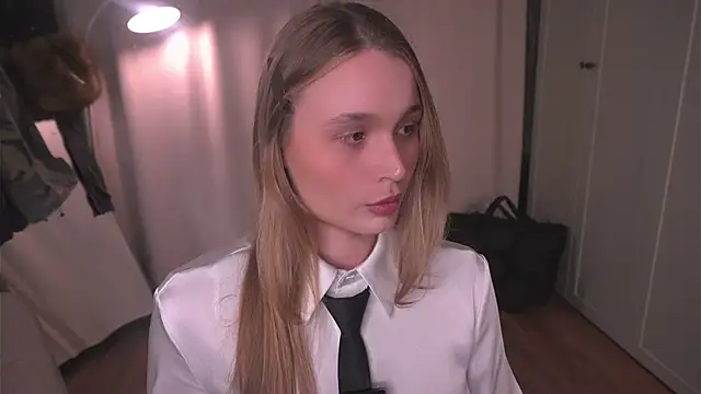 lisa schiele online show from March 2026 08:14:01 PM