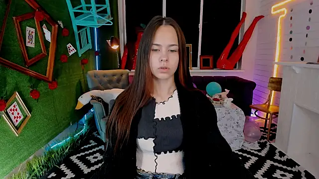 Snapshot of UliaNeer chatting on September 2025 05:07:01 AM UliaNeer online show from September 2025 05:07:01 AM