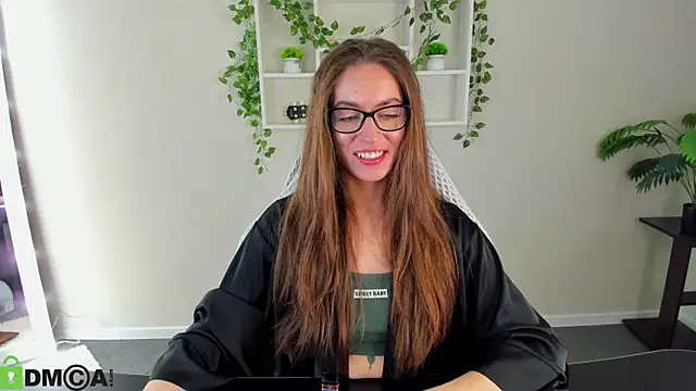 Agnes Wells online show from November 2025 09:21:01 AM