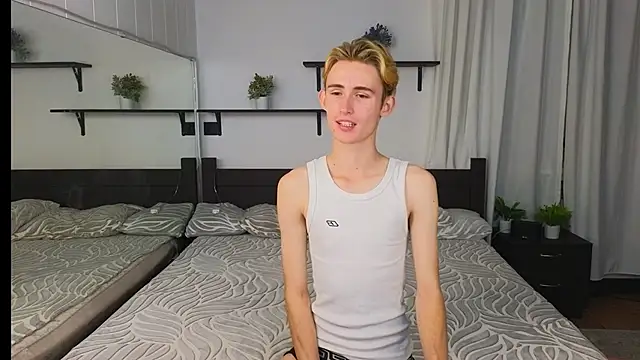 tommy XXX online show from September 2025 06:00:01 PM