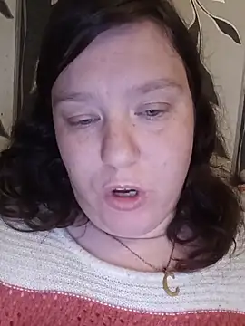 Feuchtekitty92xh online show from October 2025 05:43:01 PM