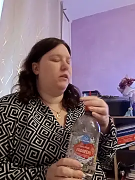 Feuchtekitty92xh online show from October 2025 06:36:02 AM