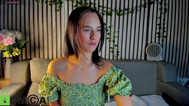 Casey Sweeet online show from November 2025 05:12:01 PM