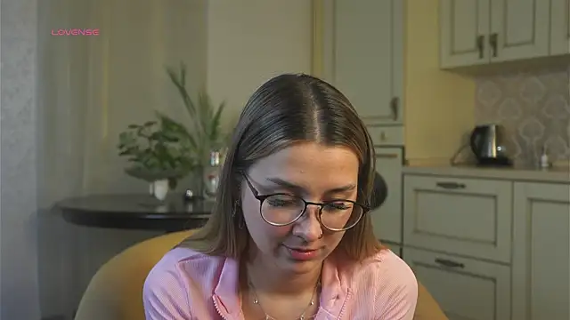 DarelleFaux online show from October 2025 03:15:01 AM