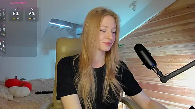 AuroraShoww online show from October 2025 12:26:02 PM