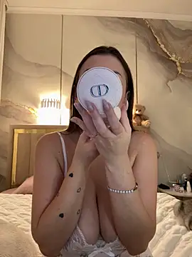 Snapshot of TiffaNoel chatting on September 2025 04:30:02 PM TiffaNoel online show from September 2025 04:30:02 PM