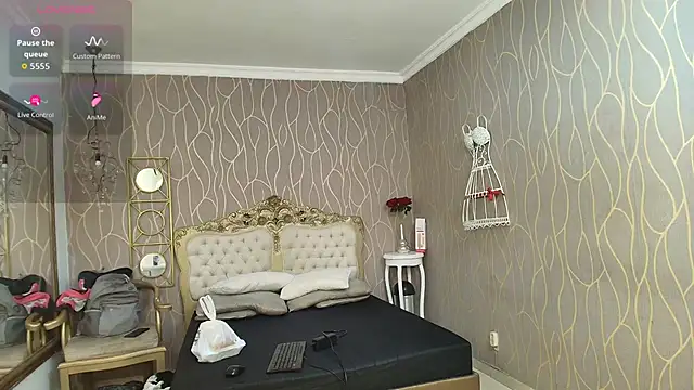 katybrownss online show from October 2025 08:20:02 PM