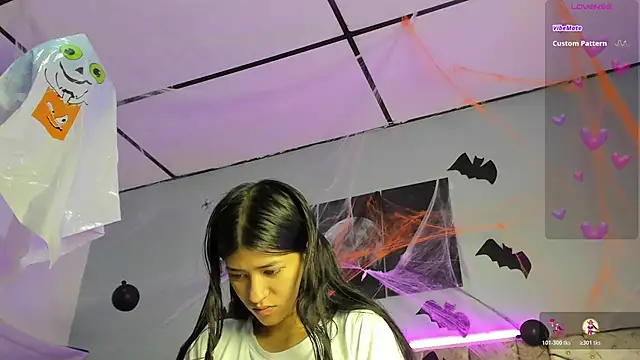 Snapshot of _jasmine_blush chatting on October 2025 12:06:01 PM jasmine blush online show from October 2025 12:06:01 PM