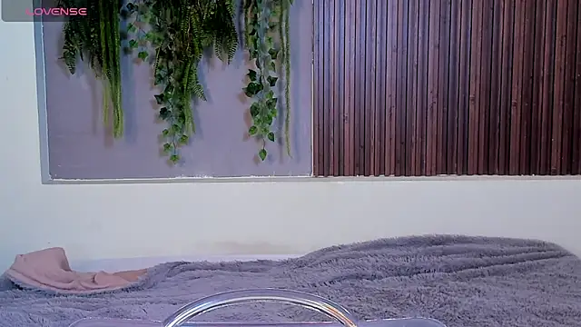 Dakotaferreti online show from September 2025 09:59:02 PM