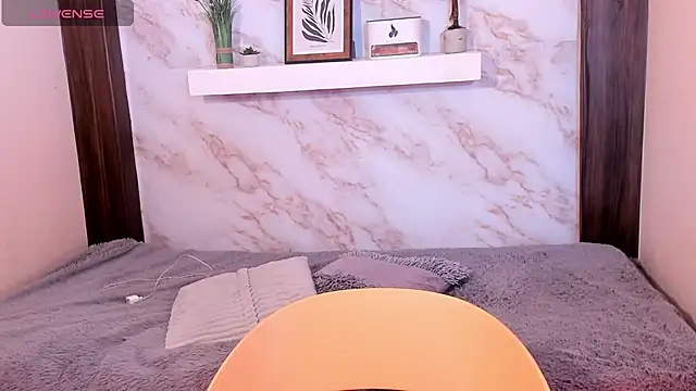 Dakotaferreti online show from November 2025 08:31:01 PM