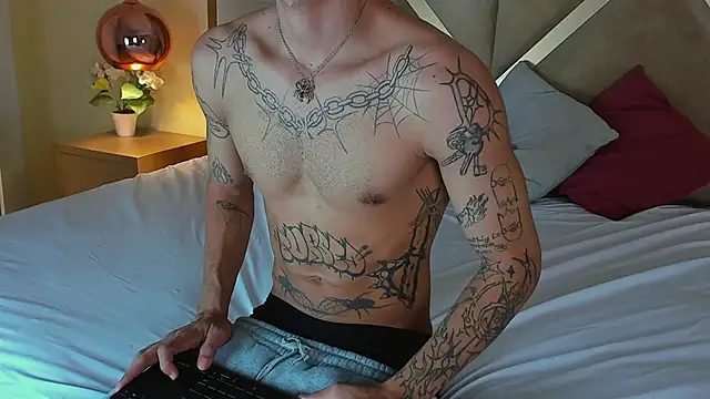 Enzo Hunter online show from May 2026 02:18:01 AM