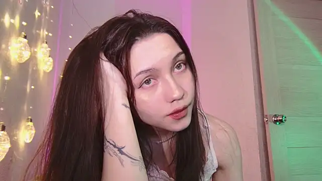 KendalHottt online show from November 2025 04:34:01 AM