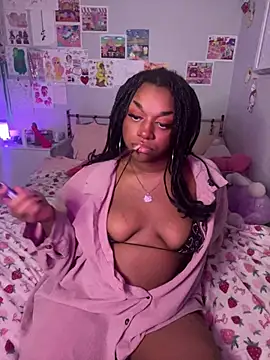 Snapshot of XKimmyGreen chatting on March 2026 06:06:02 AM XKimmyGreen online show from March 2026 06:06:02 AM