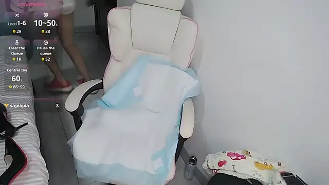 Angela-AMY online show from November 2025 09:39:01 AM