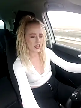 DeeA Blondy online show from January 2026 12:07:02 PM