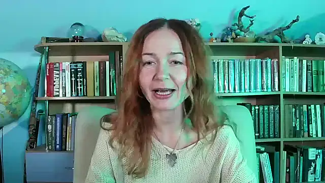 Foxilady357 online show from November 2025 05:46:01 PM