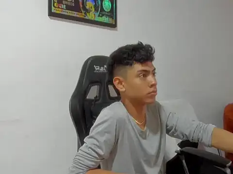 LoganTwink18 online show from March 2026 02:45:02 PM